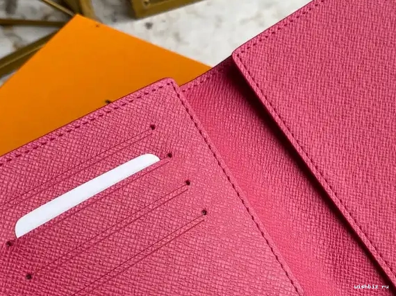 WIS PASSPORT LOUIS COVER VUITTON 0423
